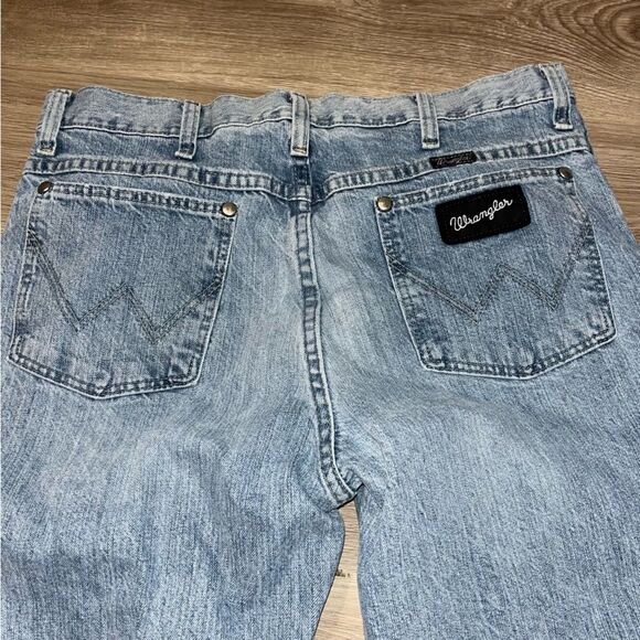Men's Wrangler Classic 32x32 Straight Leg Jeans - Picture 8 of 10